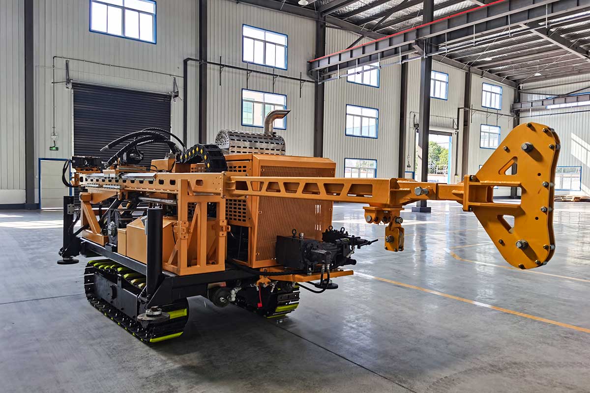 CX600 Crawler core drilling rig 