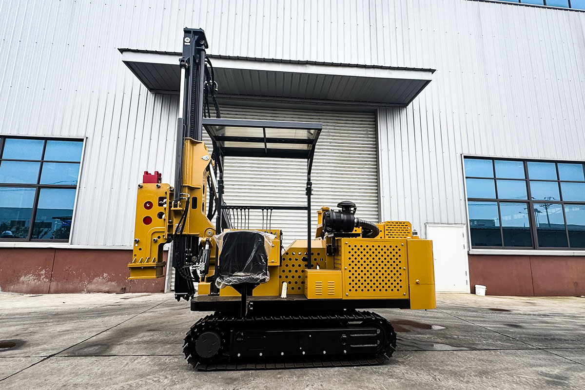 Crawler Solar Pile Driver  PH536