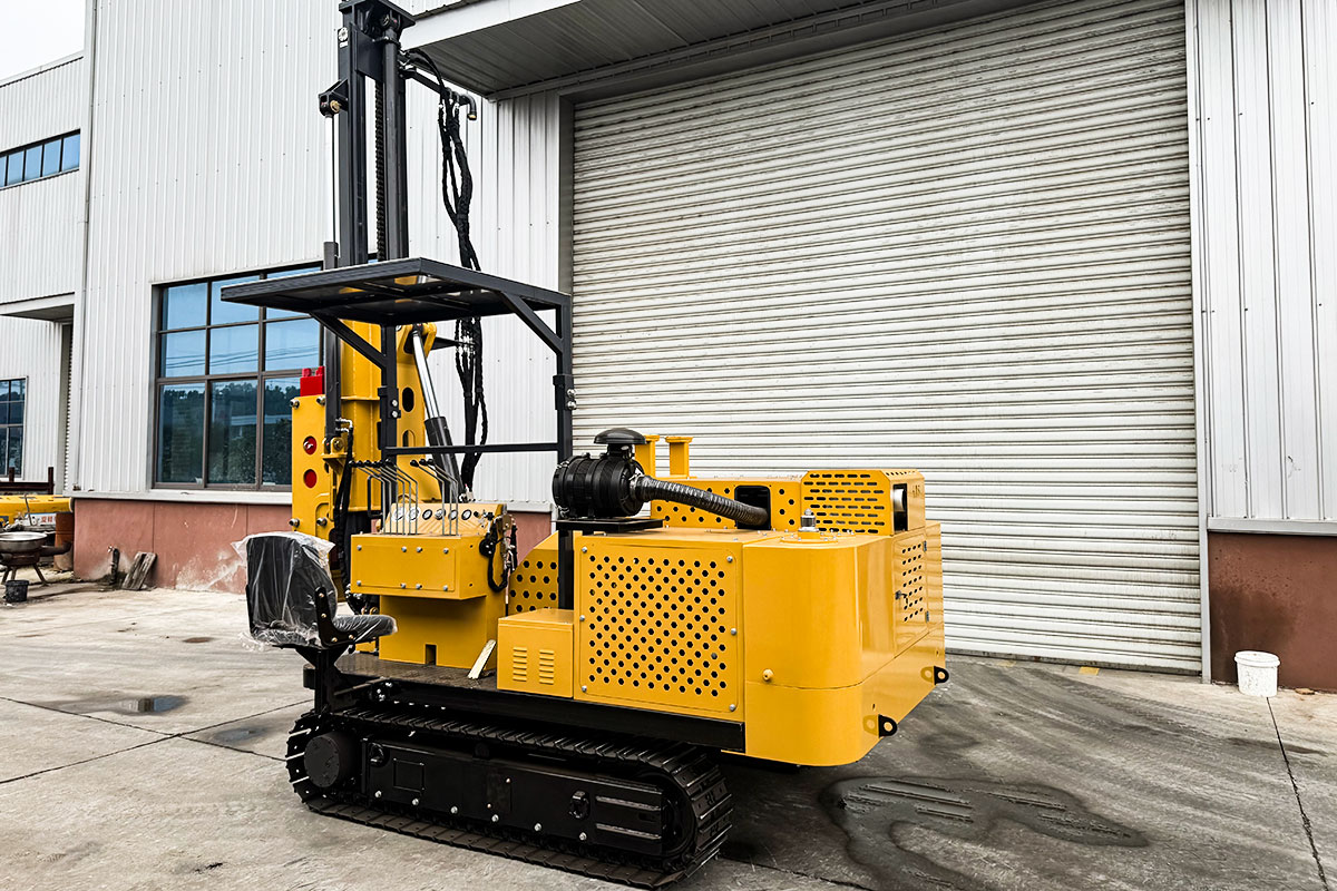 Crawler Solar Pile Driver  PH536