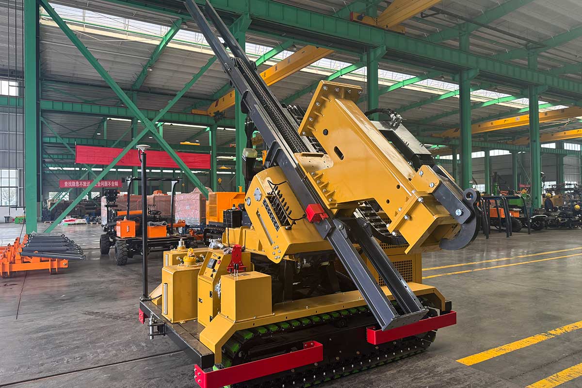 Hincador de pilotes solar inteligente sobre orugas PH650