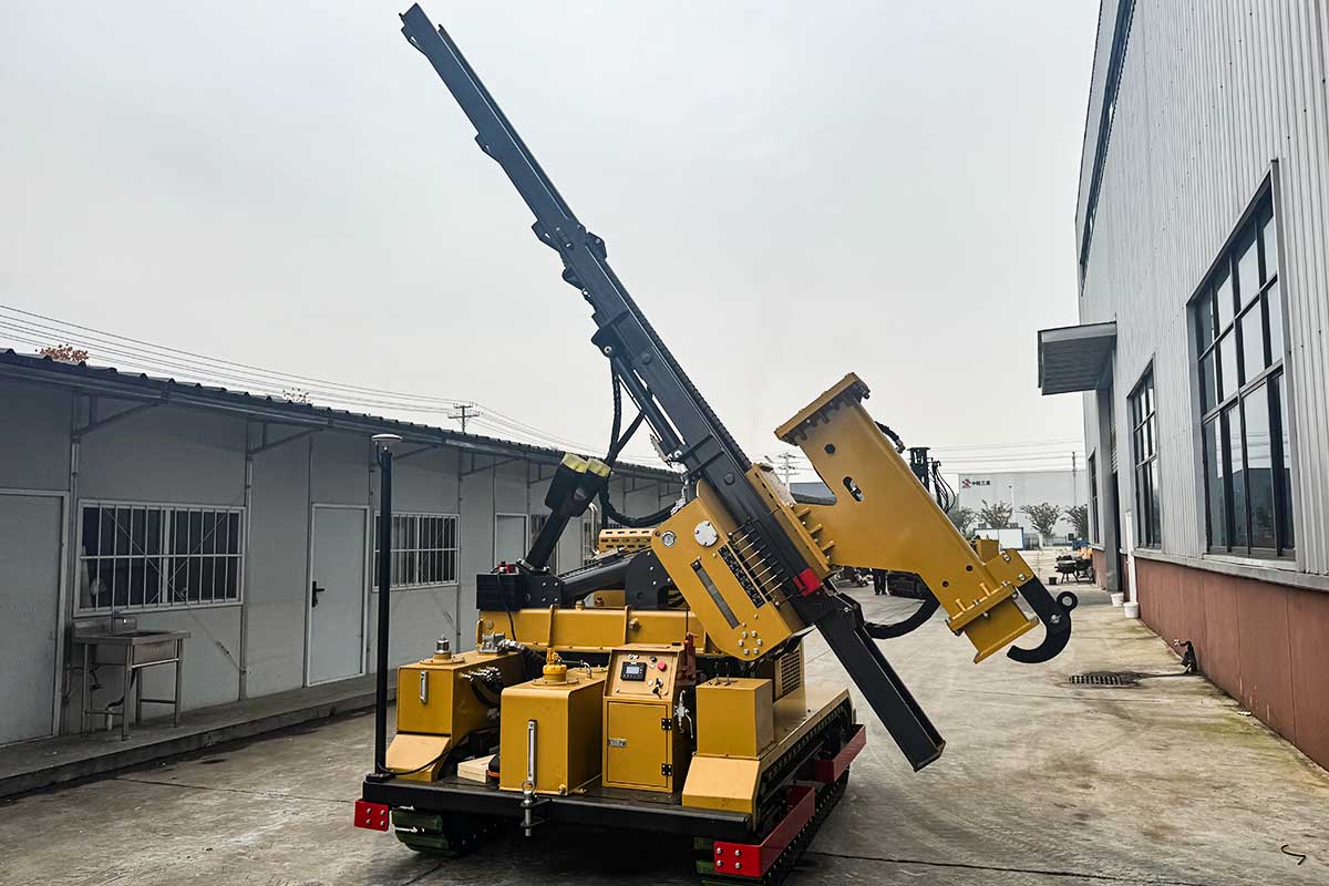 Hincador de pilotes solar inteligente sobre orugas PH650