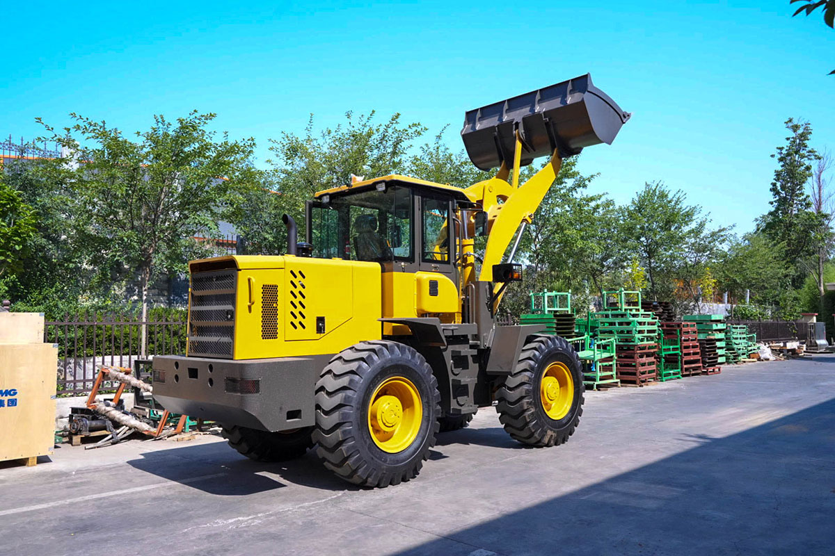 máy xúc lật P656