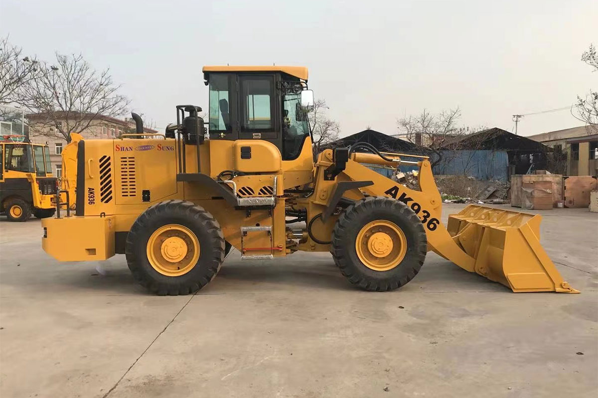 Máy xúc lật P938