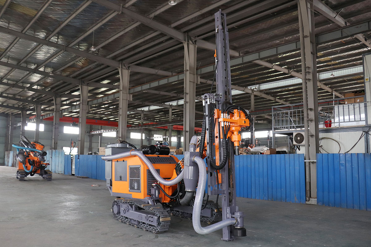 Crawler open pit drilling rig PH530